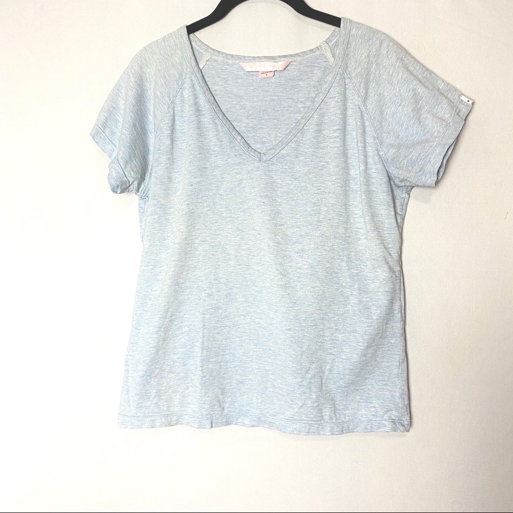 VICTORIAS SECRET T Shirt